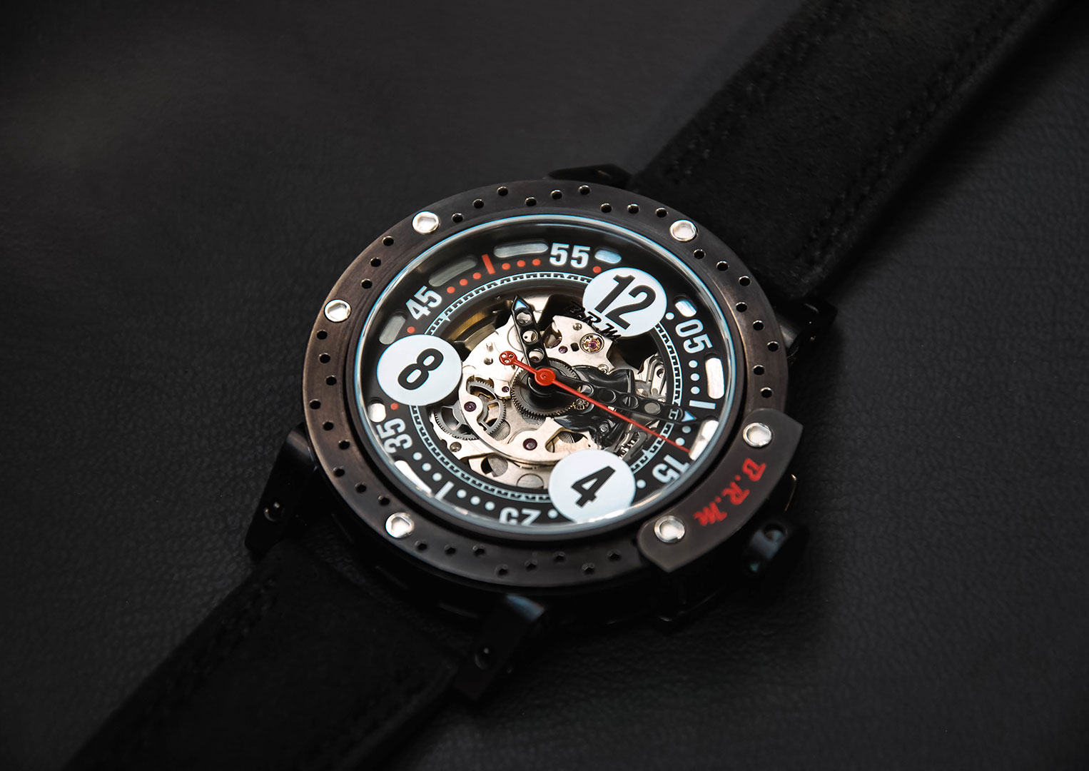 The DDF6 features a case inspired by race cars’ disc brakes